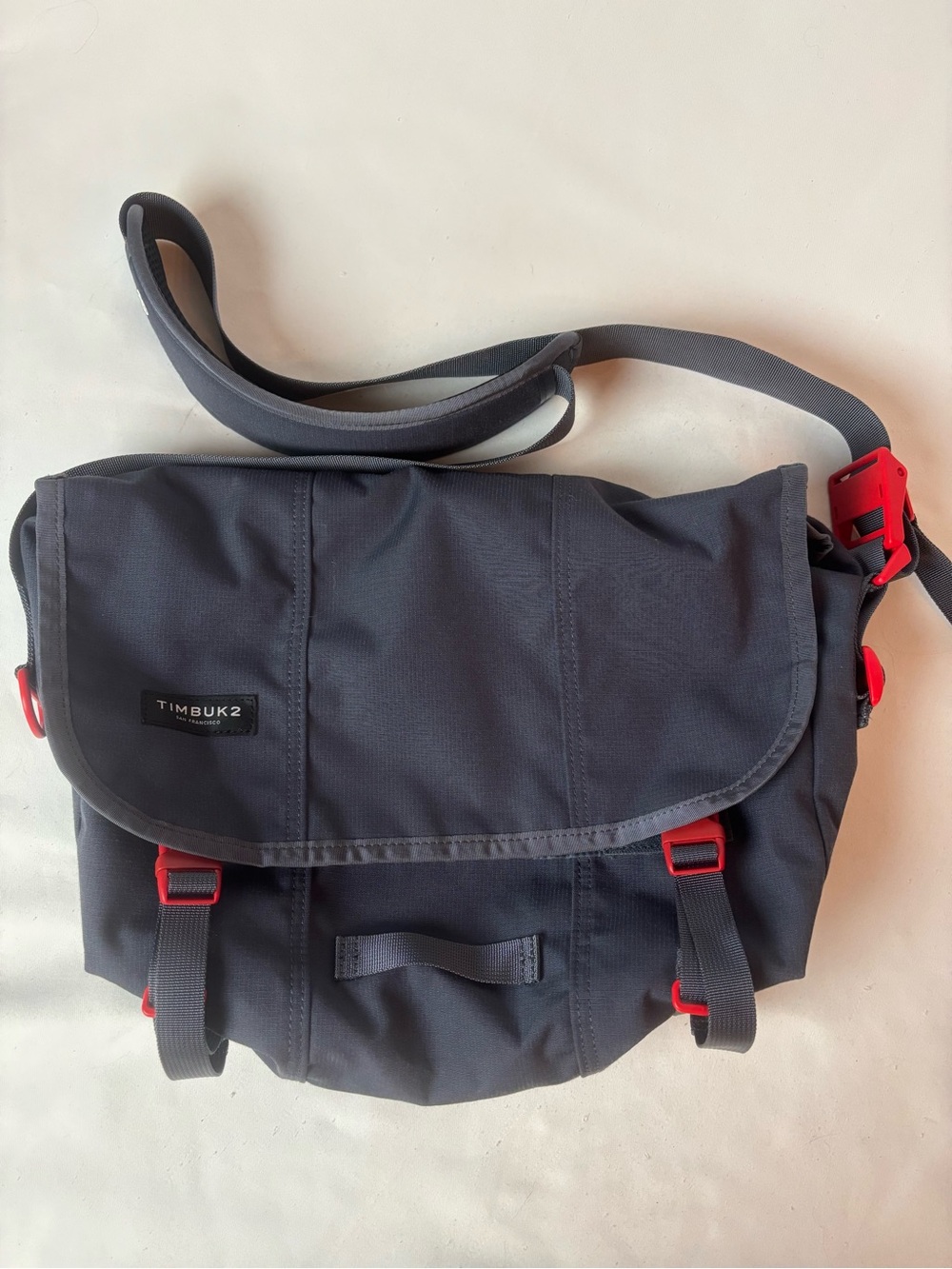 TIMBUK2 Classic Messenger Bag Charcoal Gray Red Crossbody Unisex Padded Strap S